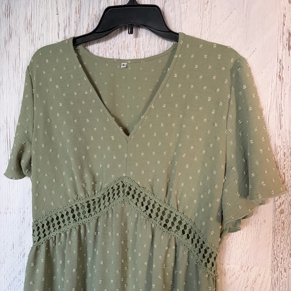 Green V-Neck Boutique Dress with Crochet Detail - Picture 2 of 4